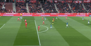 这个人好像才1米74吧，他的扣篮确实很帅，飘逸又不失力量感！